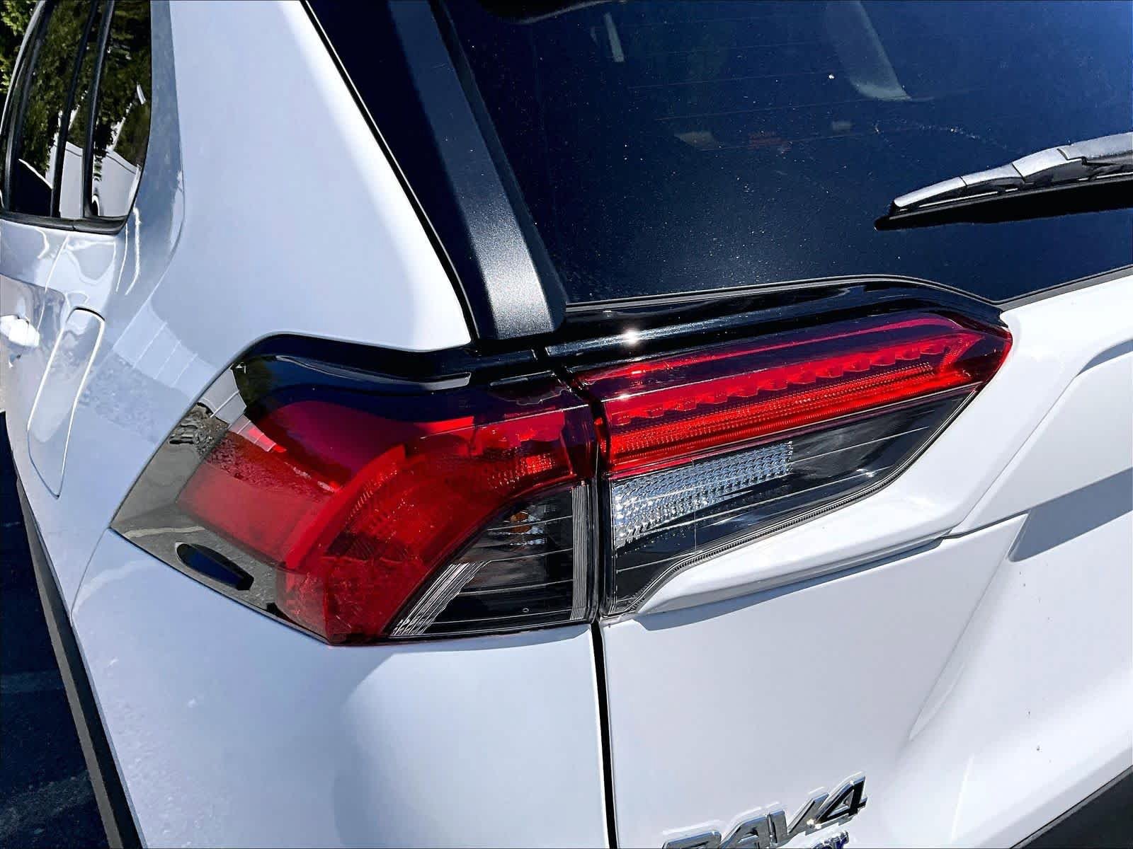 Used 2021 Toyota RAV4 XLE w/ Convenience Package AWD/4WD image 34