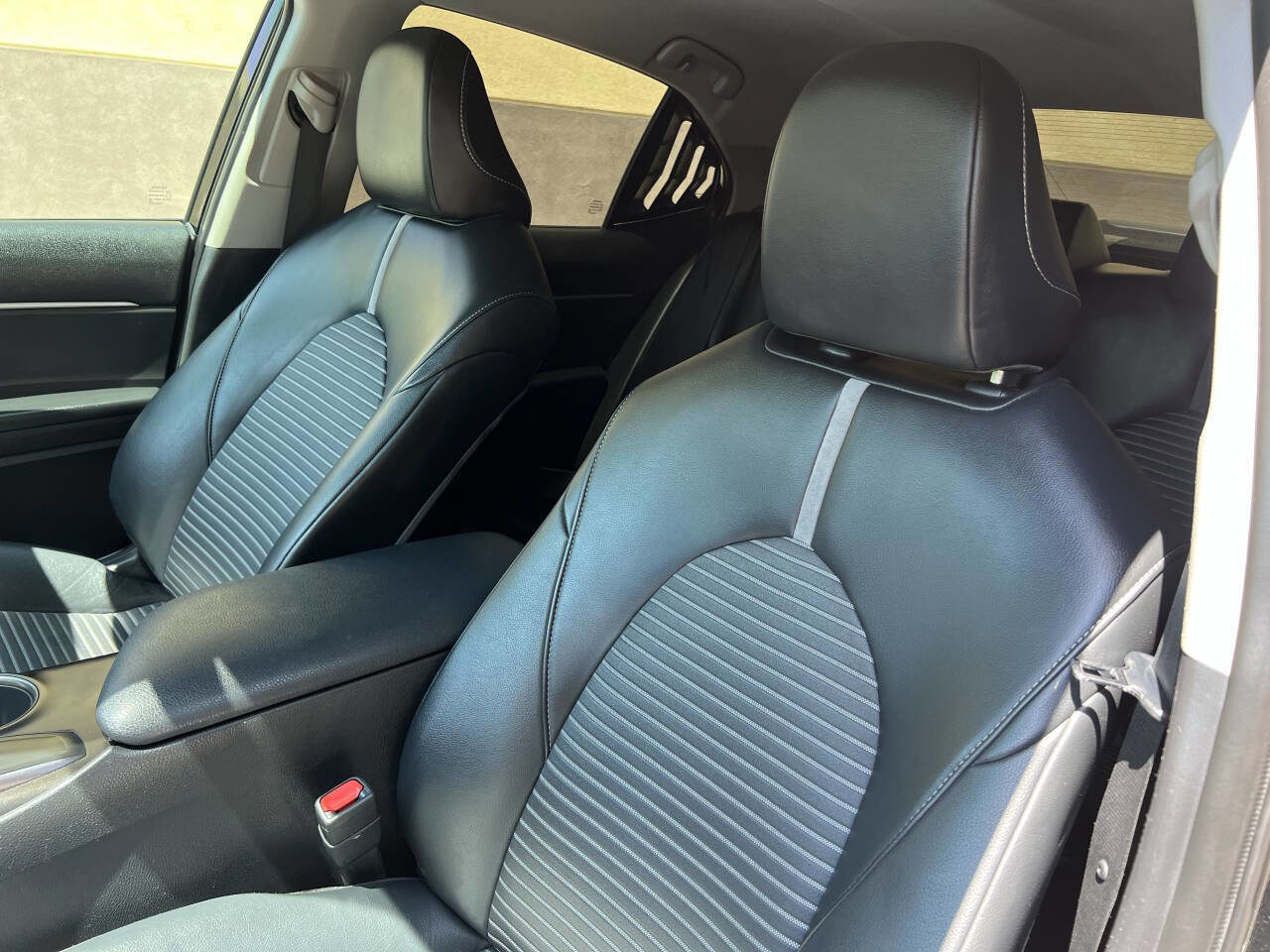 Used 2022 Toyota Camry SE image 36