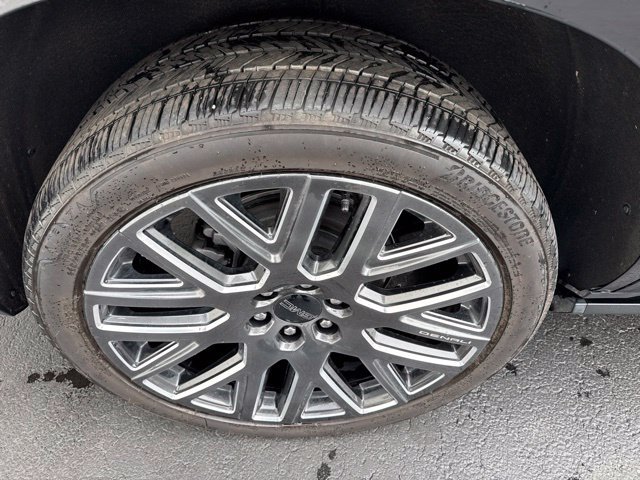 Used 2025 GMC Yukon Denali Ultimate AWD/4WD image 6
