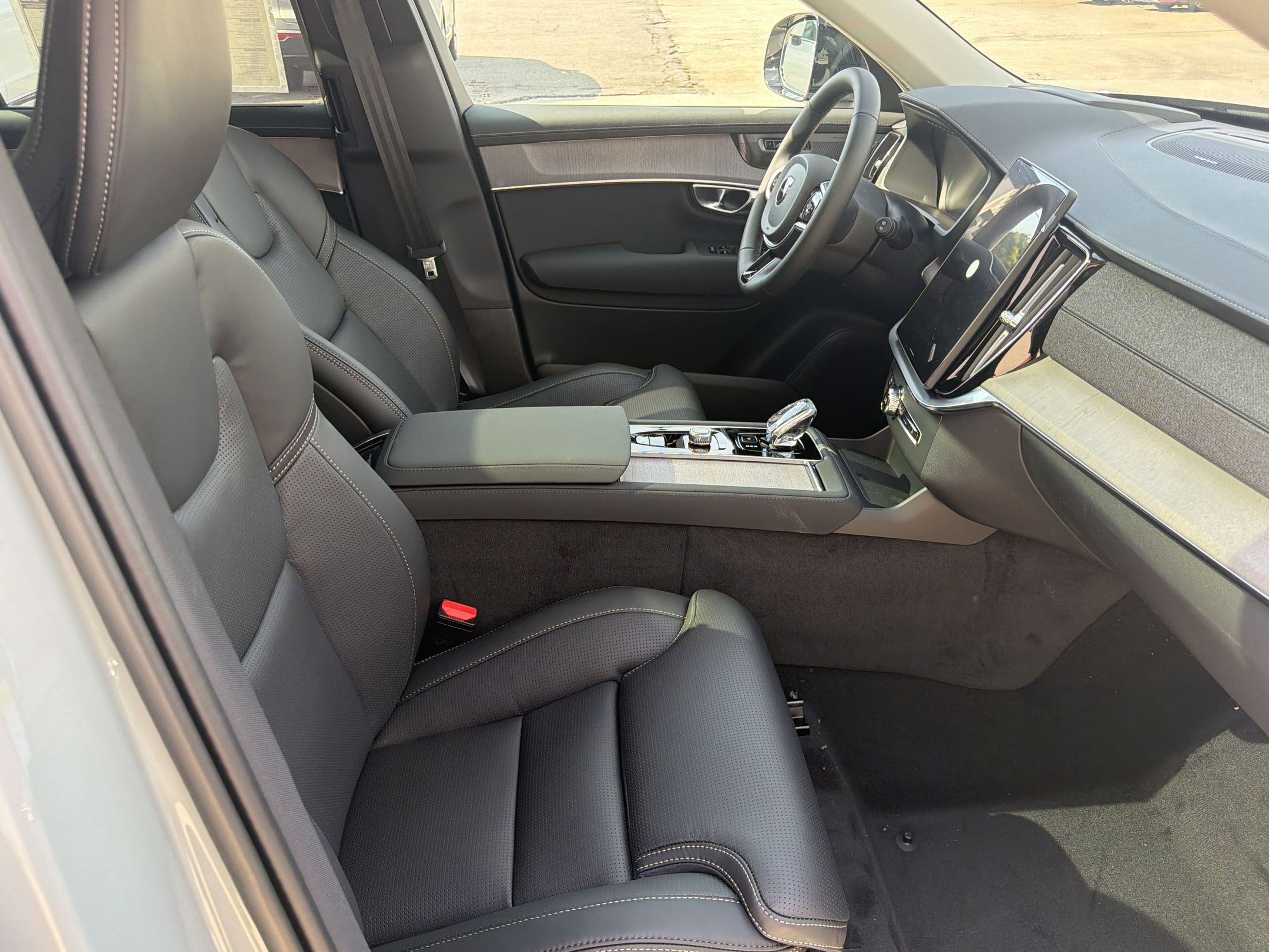 New 2026 Volvo XC90 B6 Ultra w/ Protection Package AWD/4WD image 30