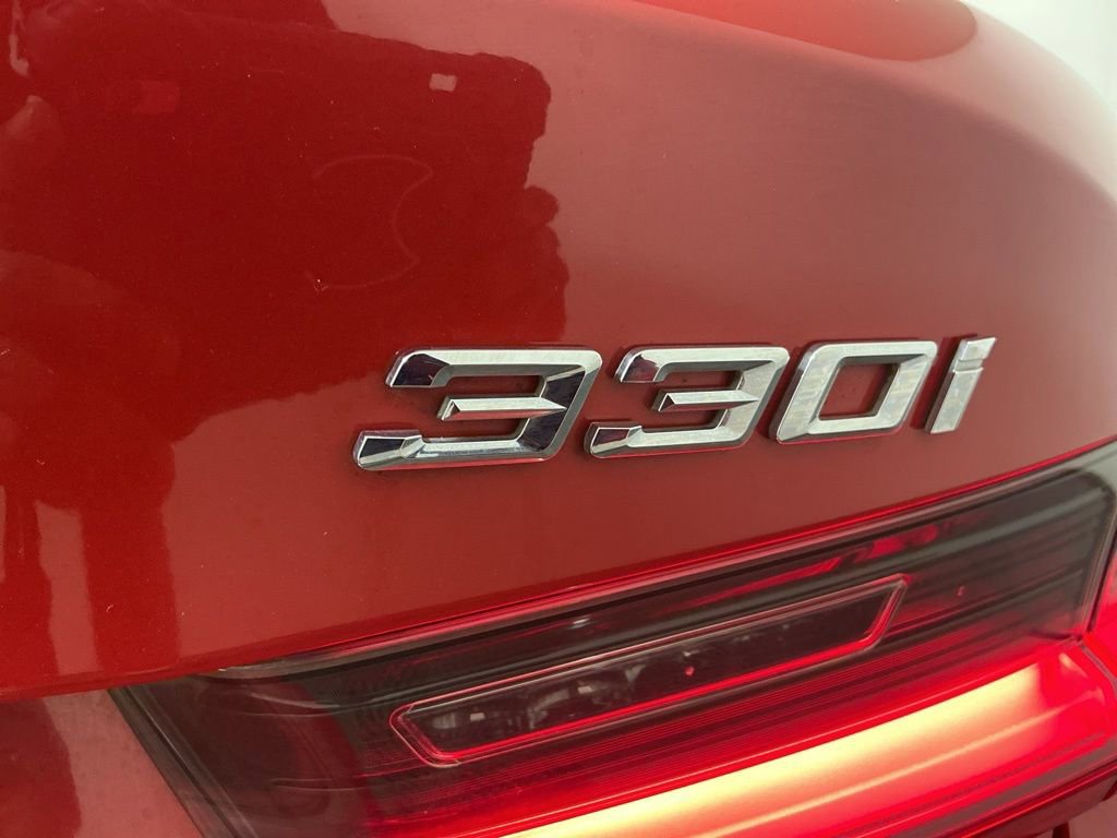 Certified 2023 BMW 330i Sedan image 31