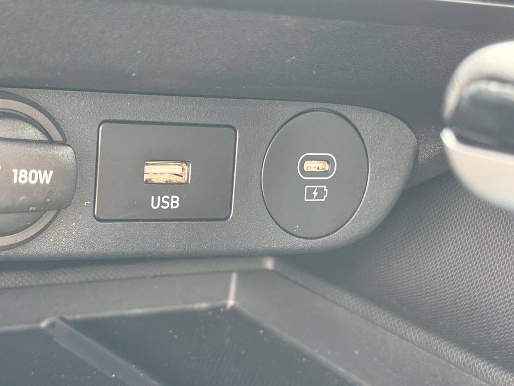 Certified 2025 Hyundai Elantra Sport FWD image 32