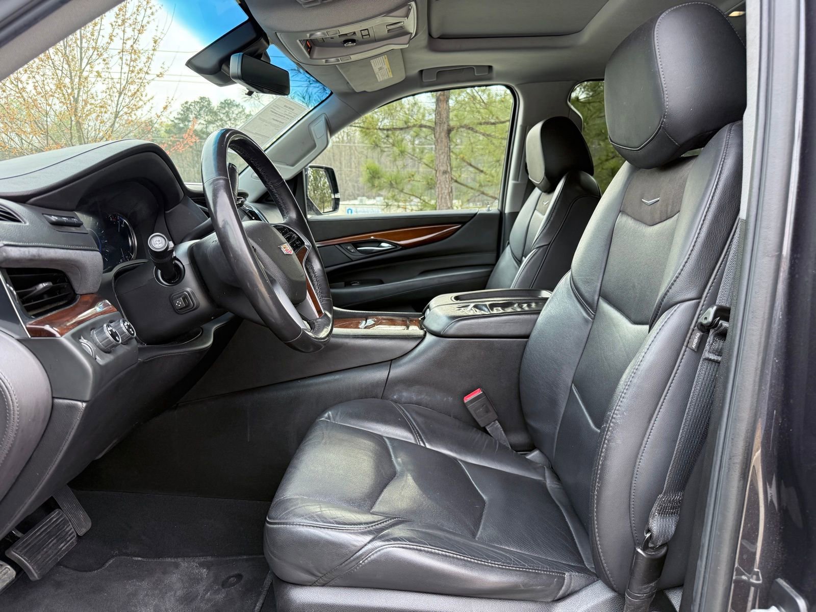 Used 2018 Cadillac Escalade Luxury image 34