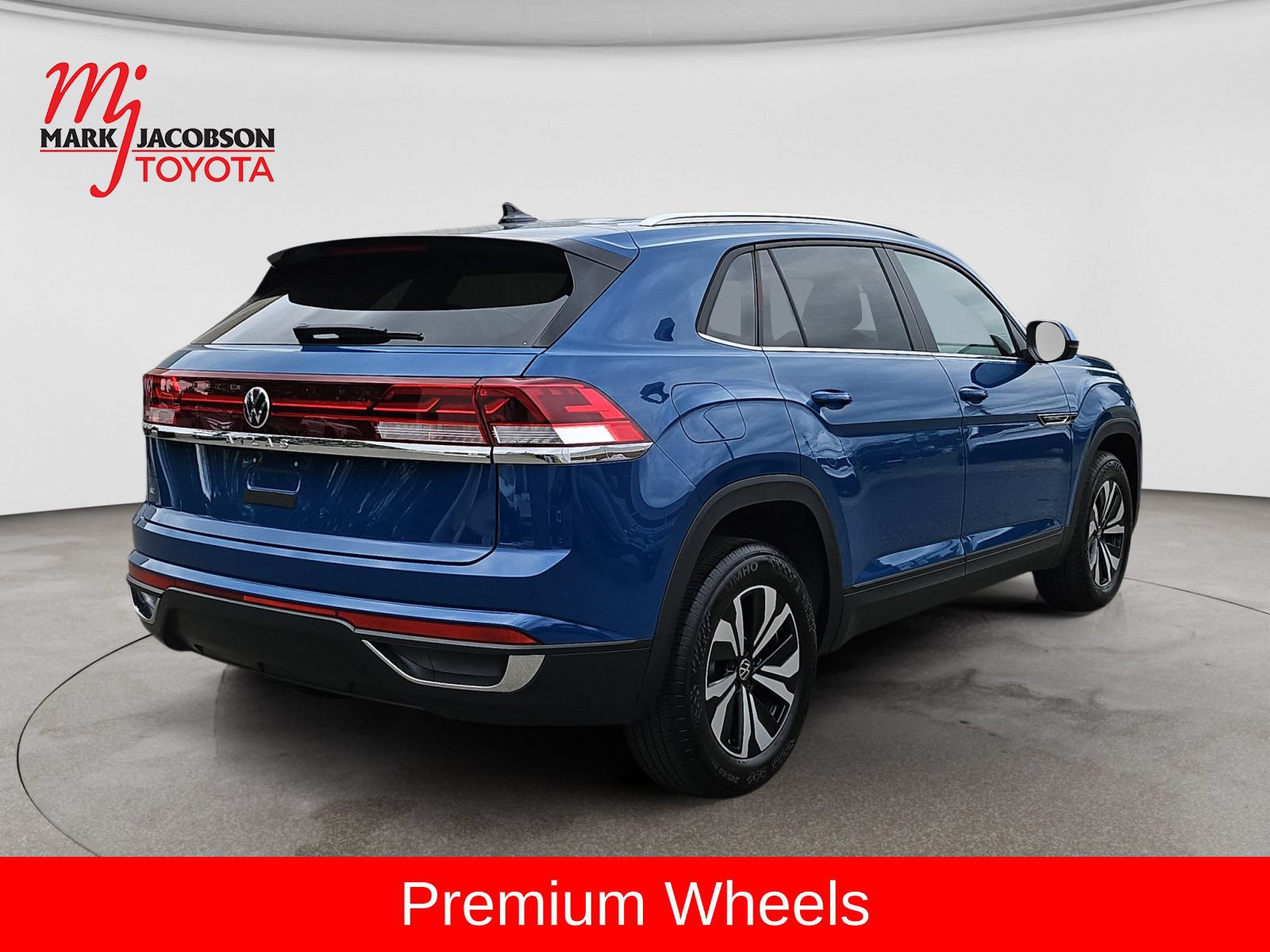 Used 2025 Volkswagen Atlas Cross Sport SE FWD image 8