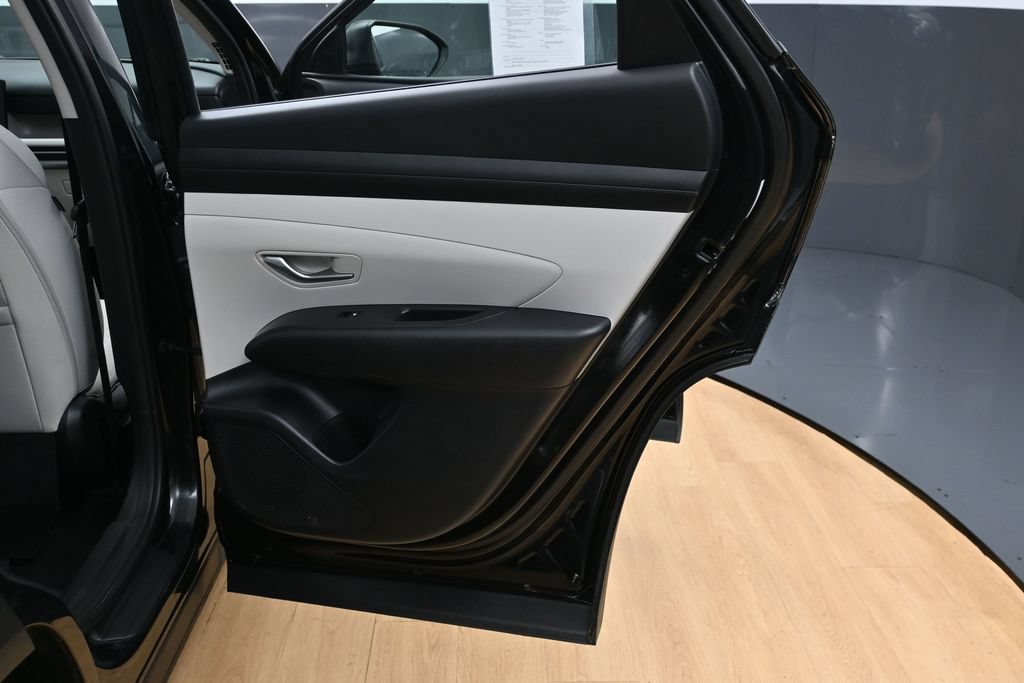 Used 2025 Hyundai Tucson SE FWD image 35