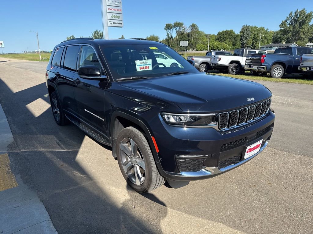 Used 2024 Jeep Grand Cherokee L Limited w/ Luxury Tech Group II image 4
