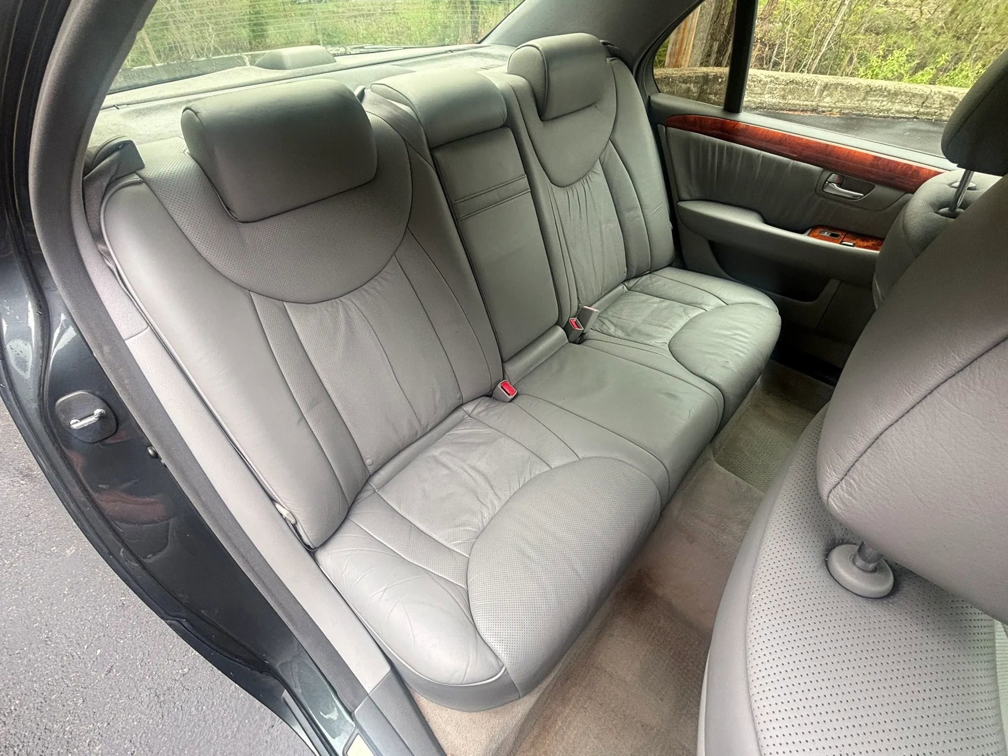 Used 2004 Lexus LS 430 RWD image 24