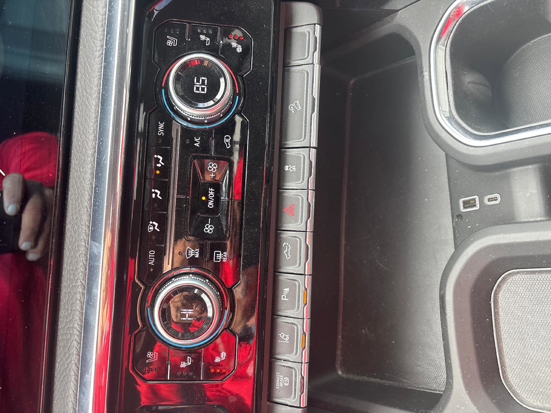 Used 2024 GMC Sierra 2500 Denali w/ Denali Reserve Package image 24