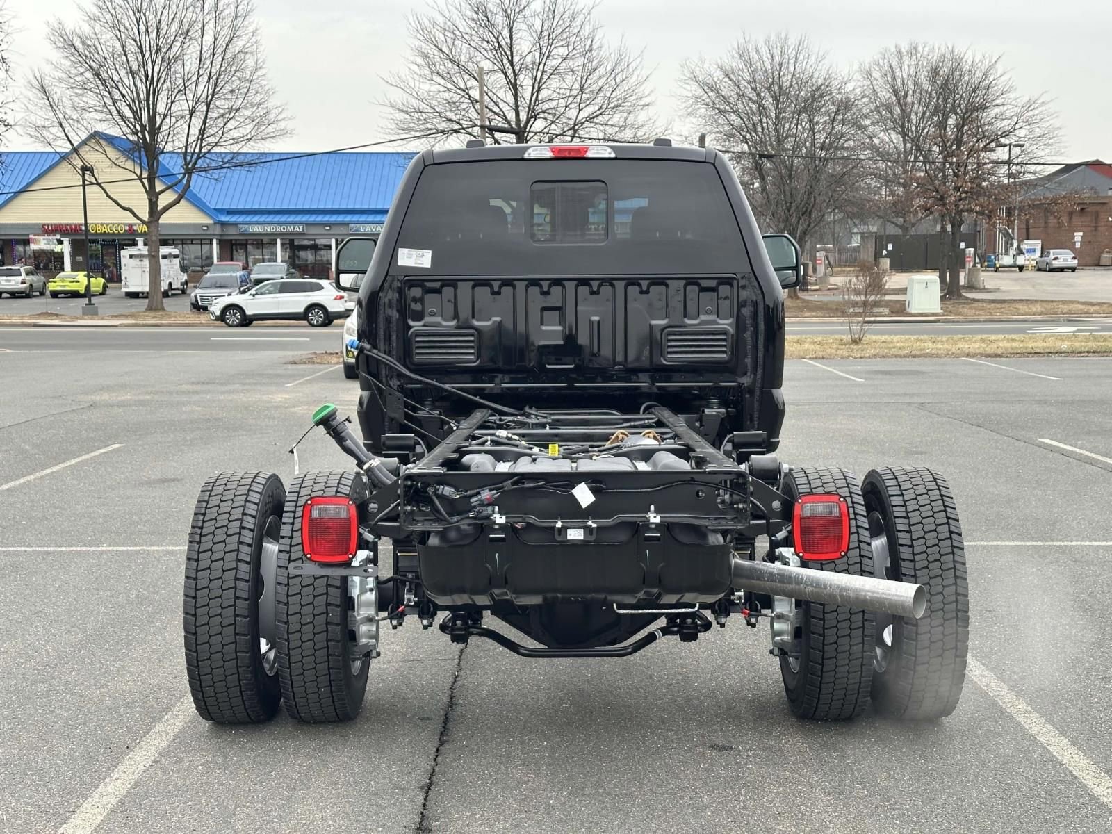 New 2025 Ford F550 4x4 SuperCab Super Duty image 3