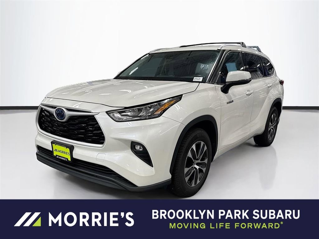 Used 2020 Toyota Highlander XLE image 1