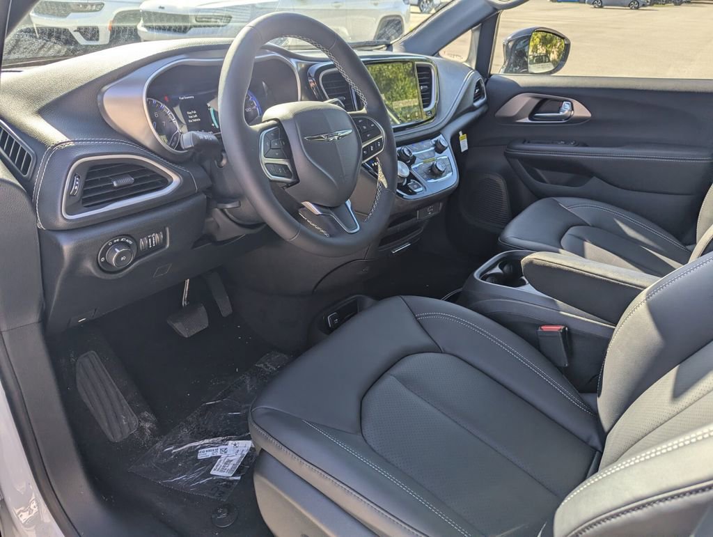 New 2026 Chrysler Pacifica Select FWD image 14