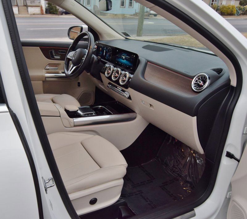 Used 2021 Mercedes-Benz GLA 250 4MATIC image 19