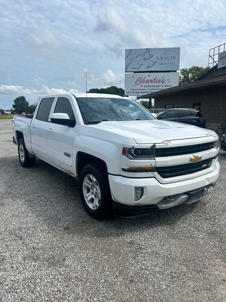 Used 2018 Chevrolet Silverado 1500 LT w/ Texas Edition image 3