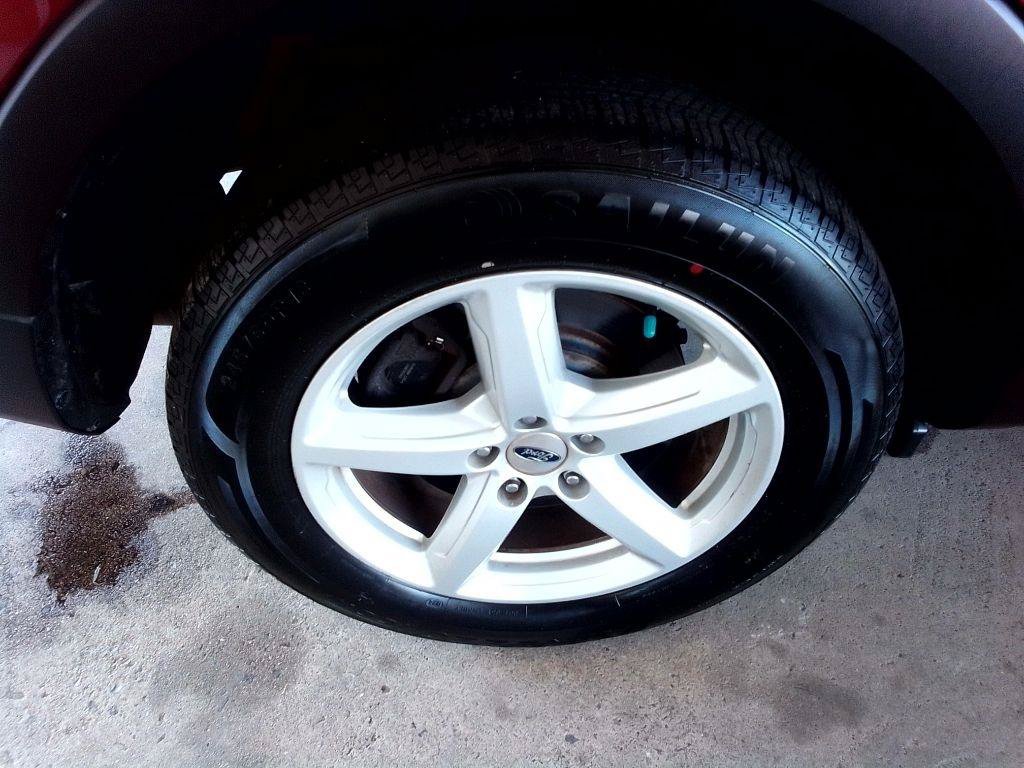 Used 2016 Ford Explorer XLT w/ Equipment Group 202A AWD/4WD image 29