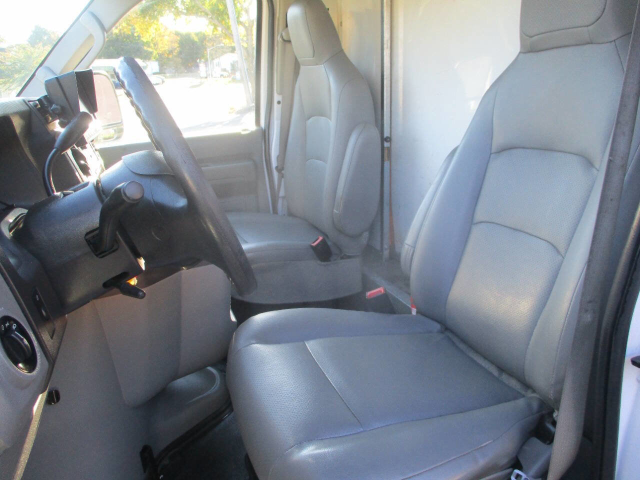 Used 2019 Ford E-450 and Econoline 450 Super Duty image 6