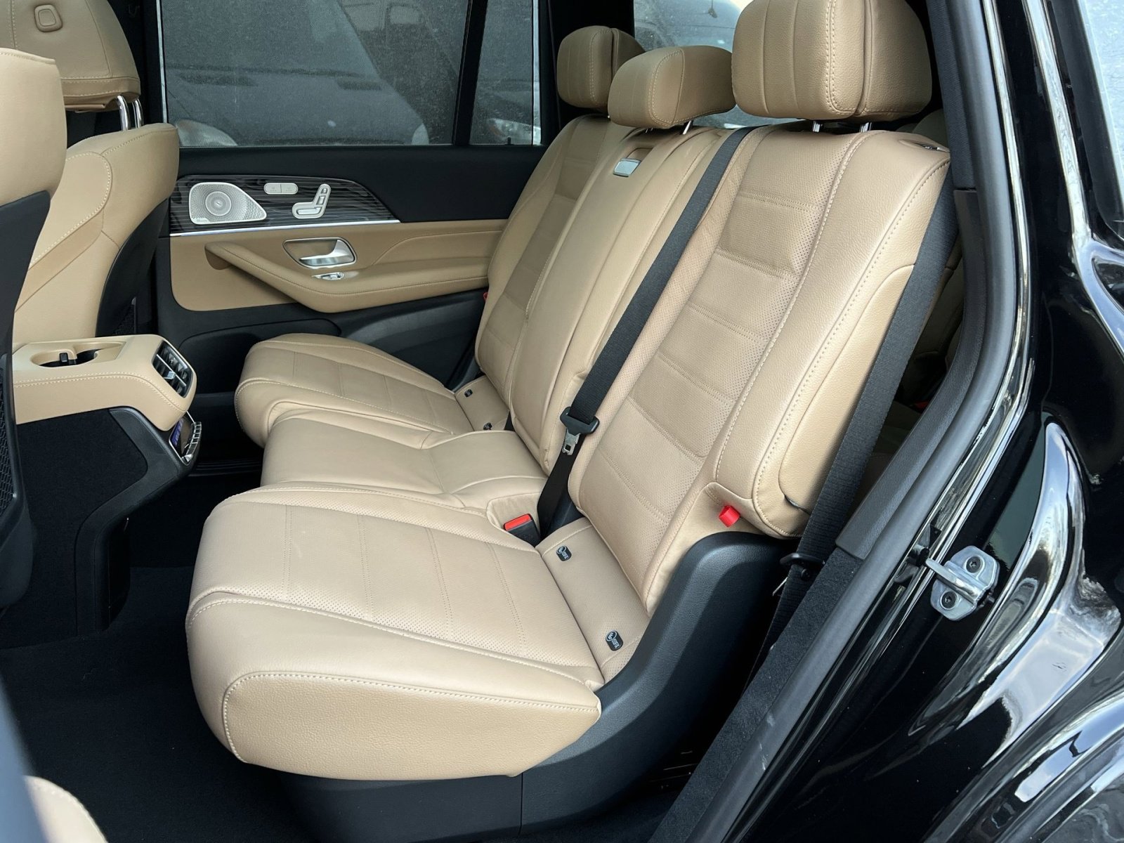 New 2026 Mercedes-Benz GLS 450 4MATIC image 23