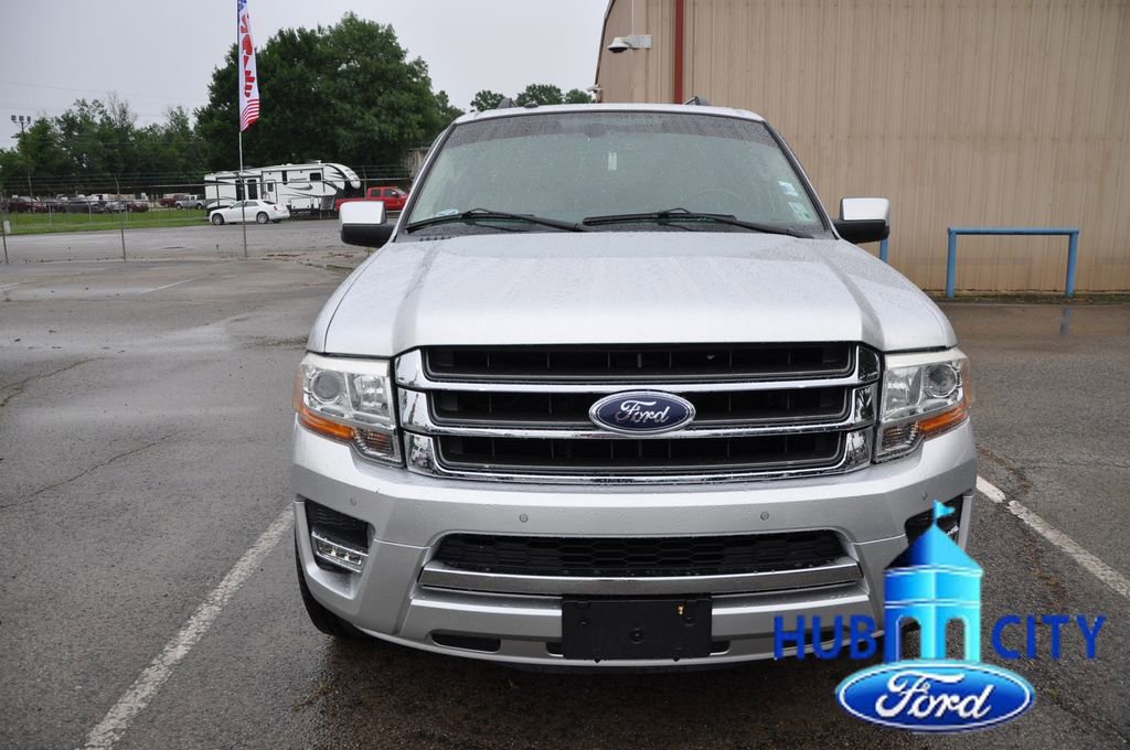 Used 2017 Ford Expedition Limited w/ Equipment Group 301A RWD image 8