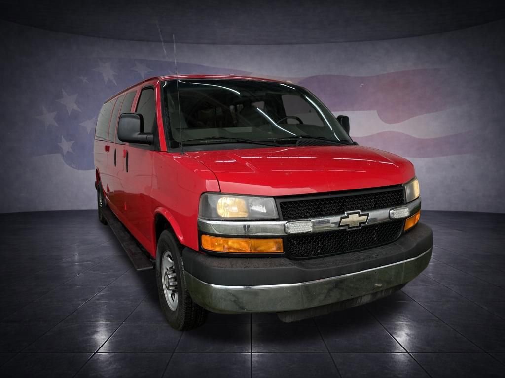 Used 2015 Chevrolet Express 3500 LS w/ Chrome Appearance Package image 7