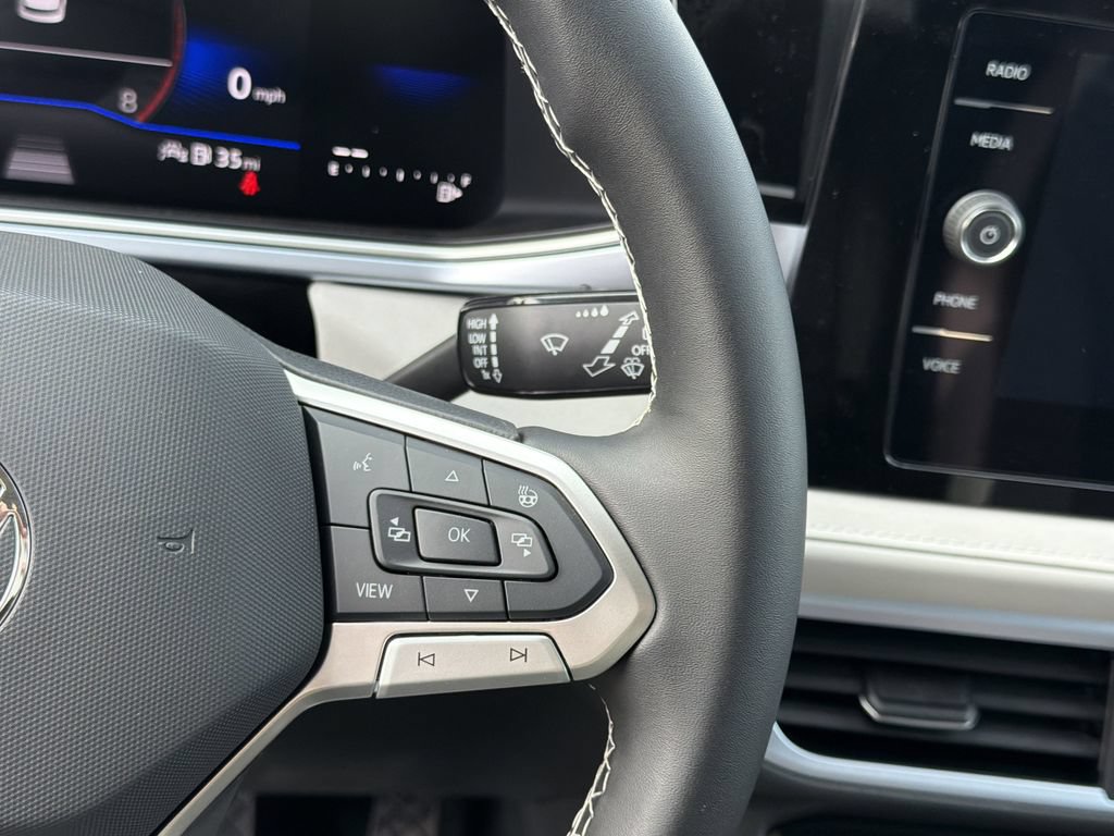 New 2026 Volkswagen Taos SE FWD image 27
