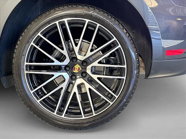 Certified 2026 Porsche Macan AWD/4WD image 25