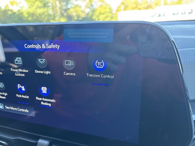 New 2027 Chevrolet Equinox RS w/ Safety and Technology Package FWD image 29