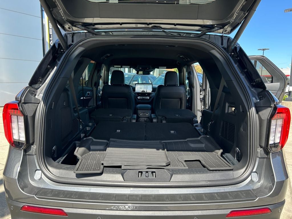 Used 2025 Ford Explorer ST AWD/4WD image 24