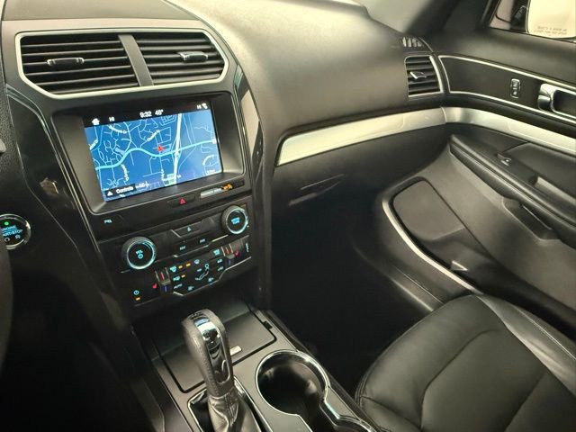 Used 2017 Ford Explorer XLT w/ Equipment Group 202A image 23