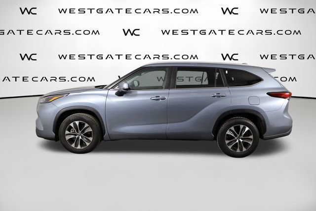 Used 2023 Toyota Highlander XLE FWD image 5