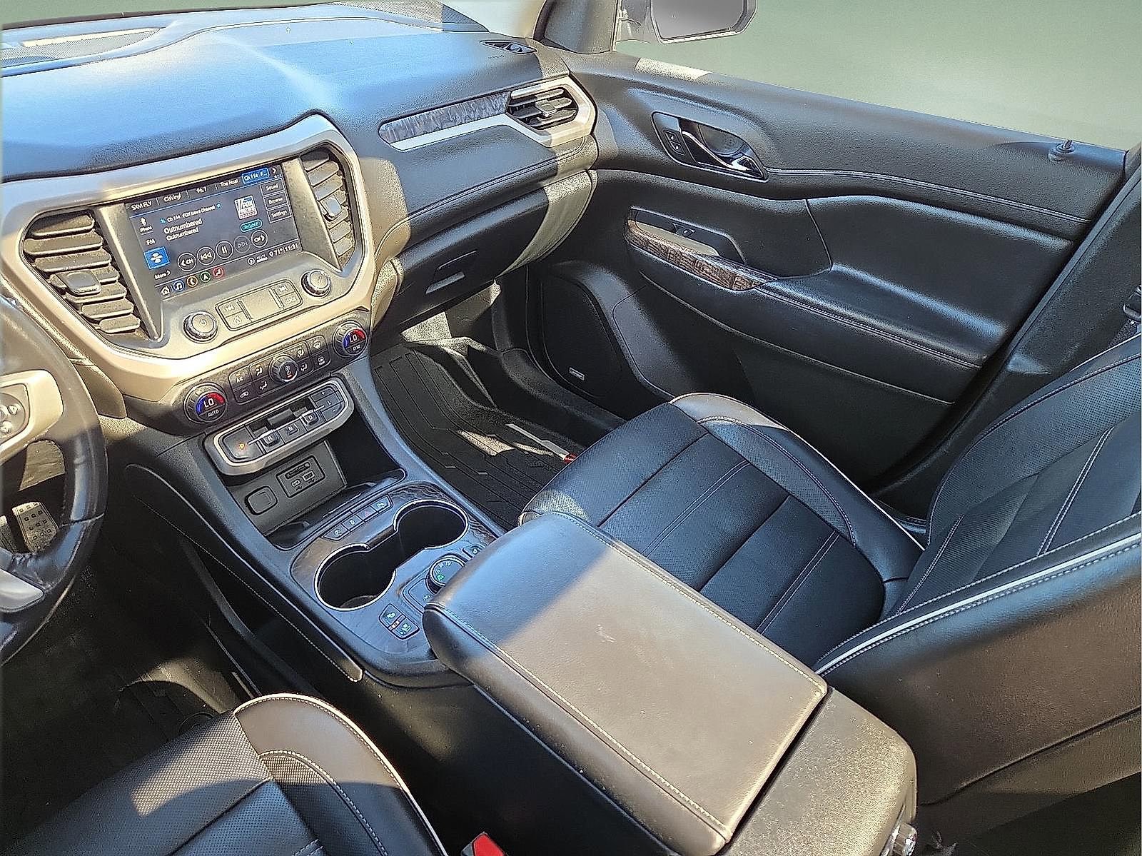 Certified 2020 GMC Acadia Denali w/ LPO, Floor Liner Package image 13