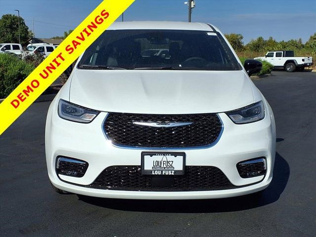 New 2026 Chrysler Pacifica Select image 31