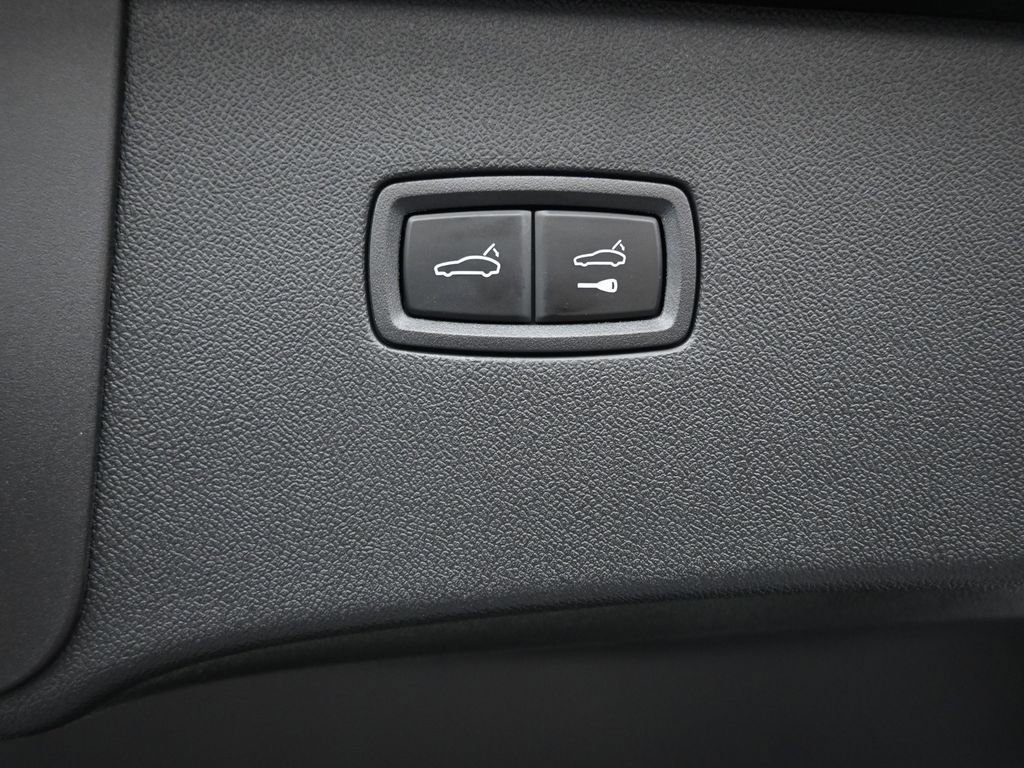 Used 2022 Porsche Cayenne GTS image 18