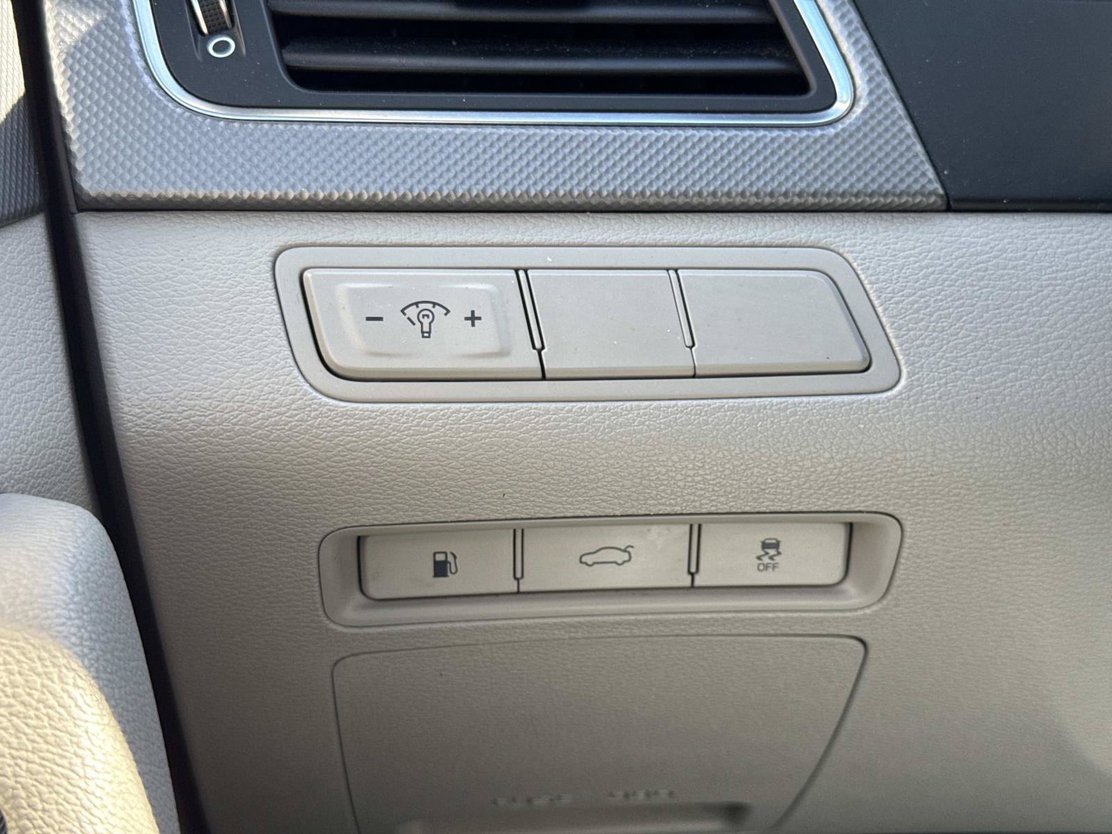 Used 2017 Hyundai Sonata SE FWD image 18