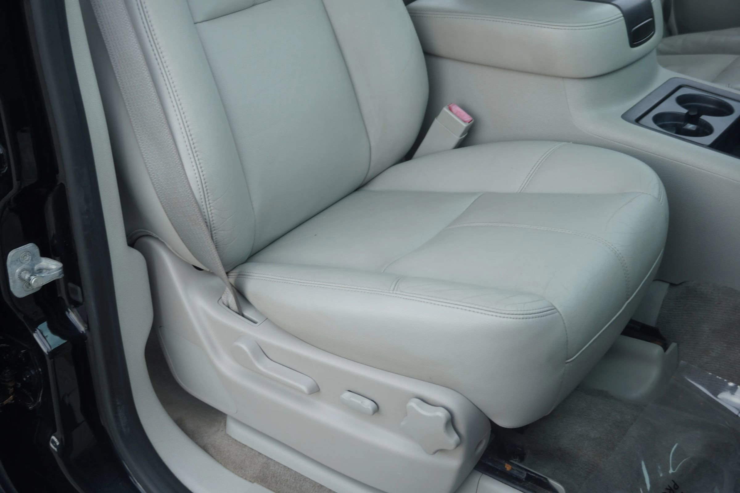 Used 2012 Chevrolet Avalanche LT w/ All-Star Edition image 14