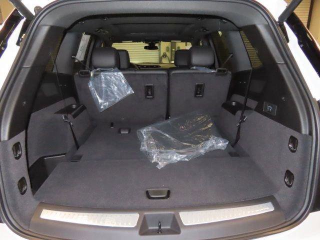 New 2025 Cadillac XT6 Luxury image 25