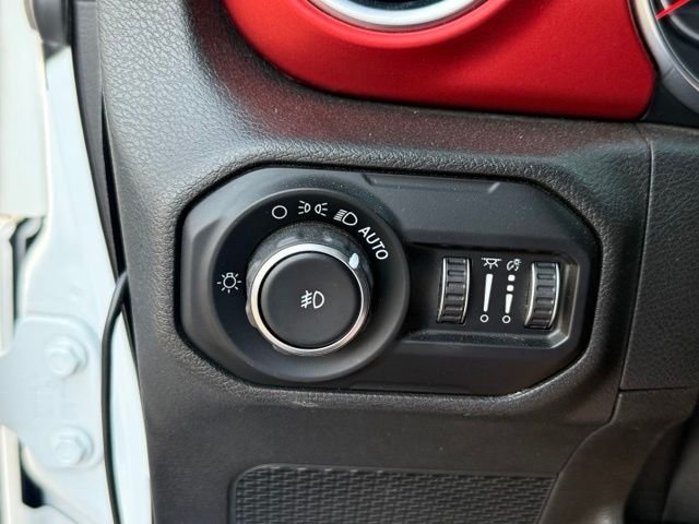 Used 2018 Jeep Wrangler Unlimited Rubicon AWD/4WD image 15