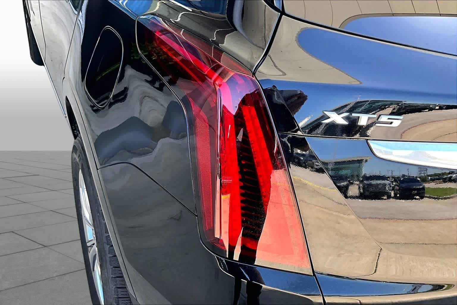 Used 2023 Cadillac XT5 Premium Luxury FWD image 25