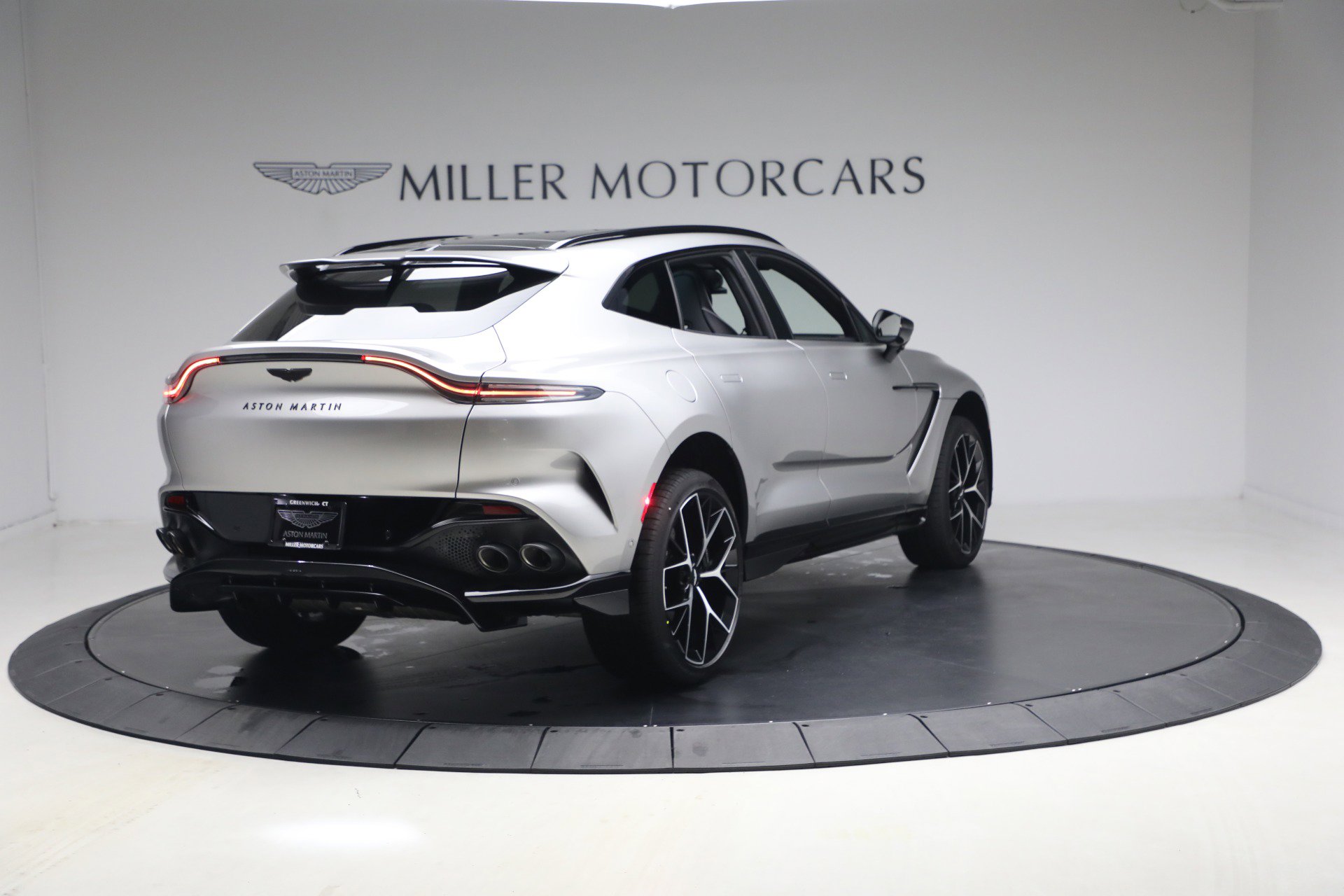 New 2026 Aston Martin DBX 707 image 7