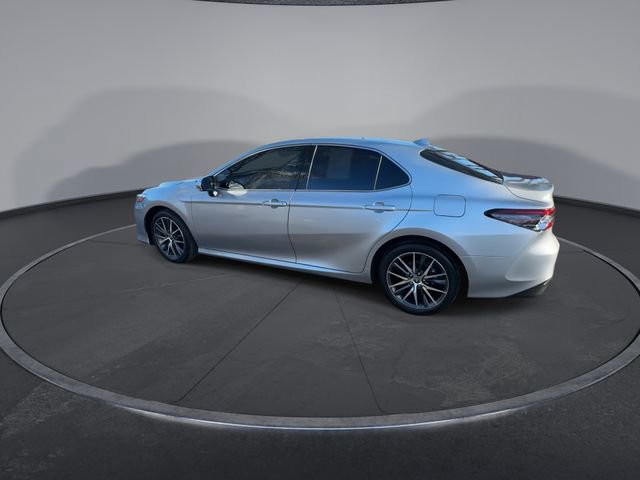 Used 2024 Toyota Camry XLE image 10