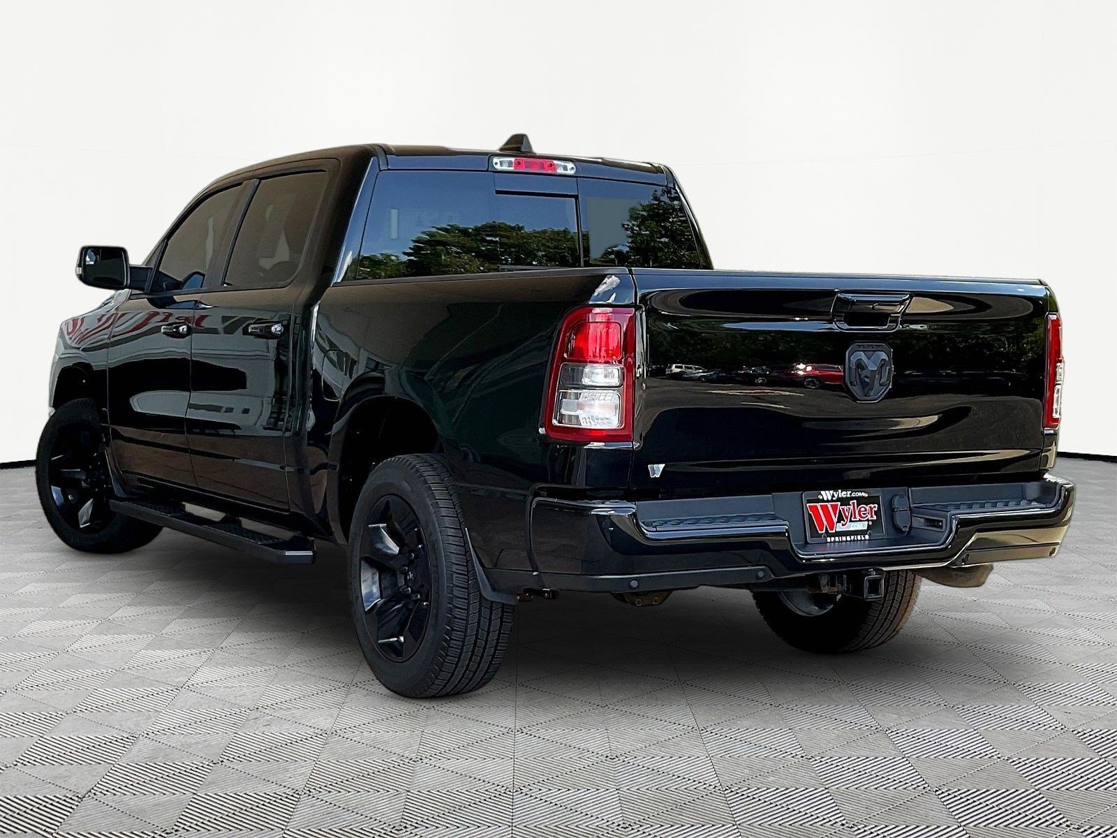 Used 2019 RAM 1500 Big Horn AWD/4WD image 4