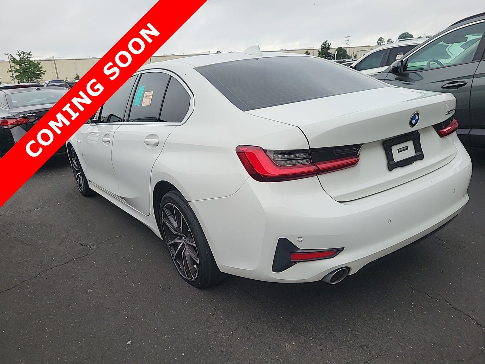 Used 2021 BMW 330e xDrive w/ Convenience Package AWD/4WD image 4