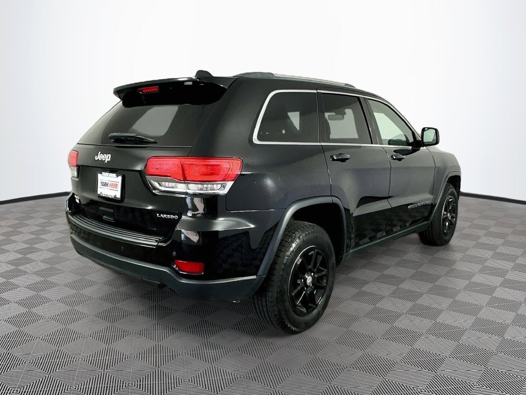 Used 2019 Jeep Grand Cherokee Laredo w/ Security & Convenience Group AWD/4WD image 10