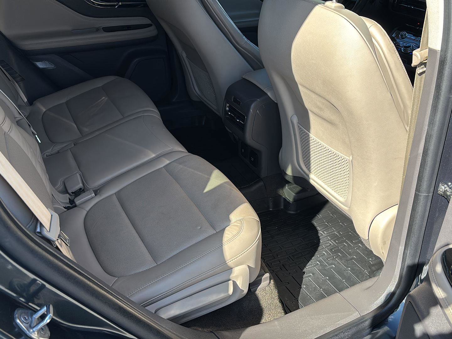 Used 2020 Lincoln Corsair Reserve w/ Equipment Group 202A image 23