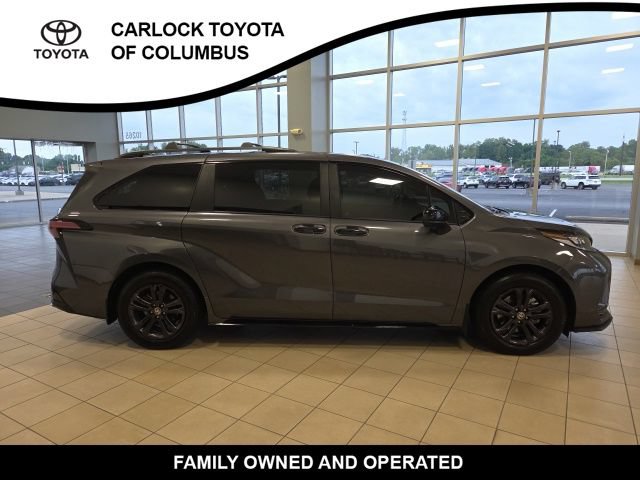 Used 2025 Toyota Sienna XSE w/ XSE Plus Package AWD/4WD image 6
