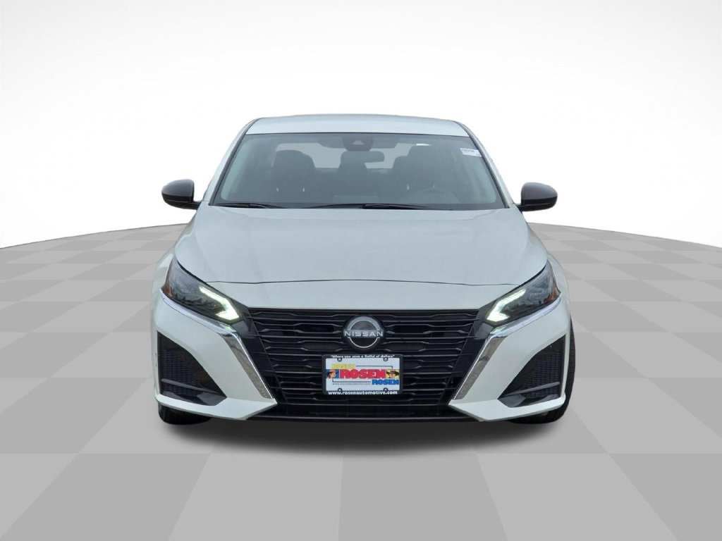 Used 2025 Nissan Altima 2.5 SV FWD image 8