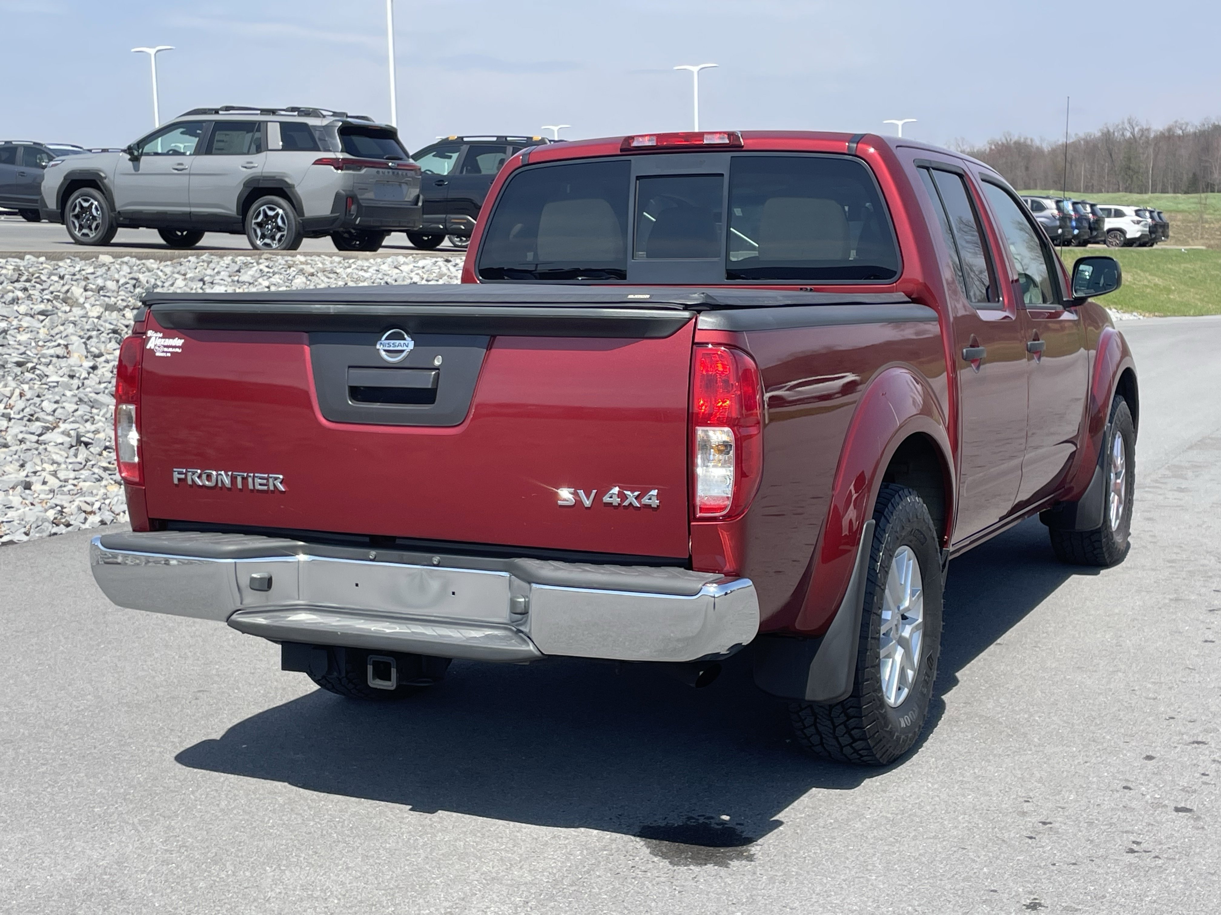 Used 2018 Nissan Frontier SV image 3