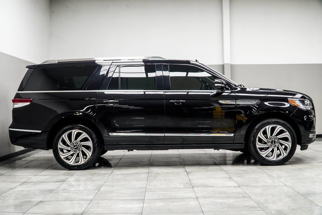 Used 2024 Lincoln Navigator L 4WD image 6
