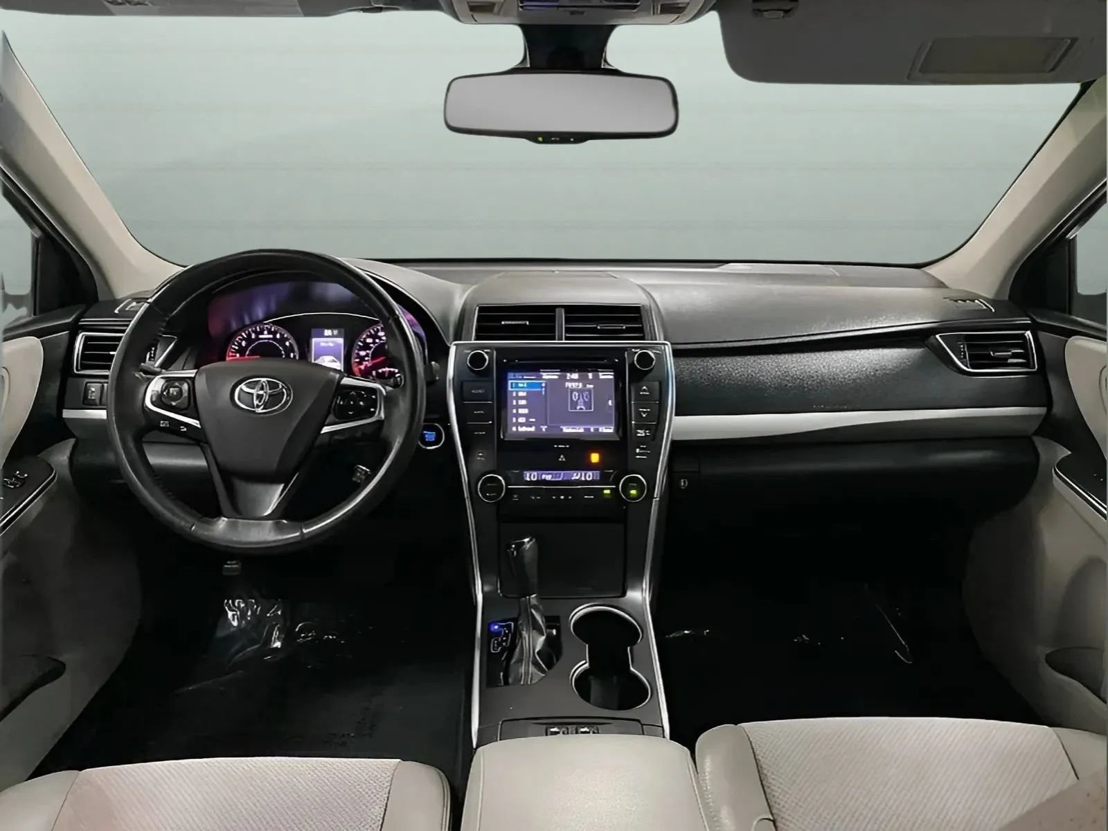 Used 2017 Toyota Camry XSE w/ Advanced Technology Package FWD image 22