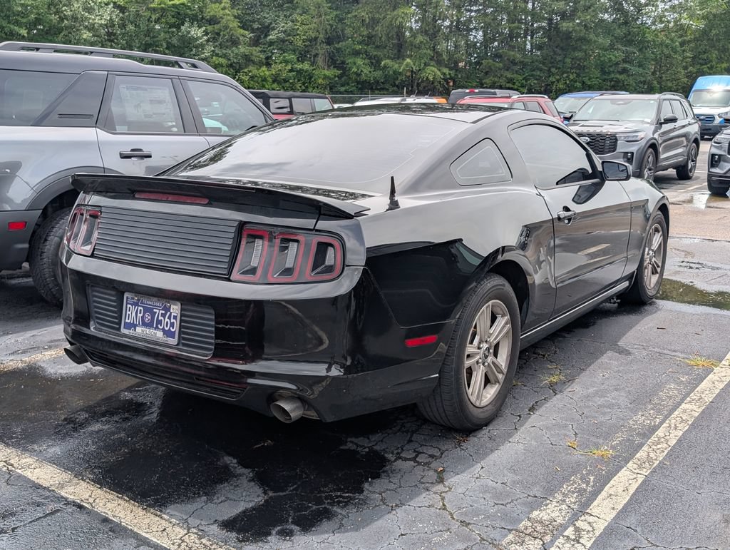 Used 2014 Ford Mustang Coupe RWD image 3