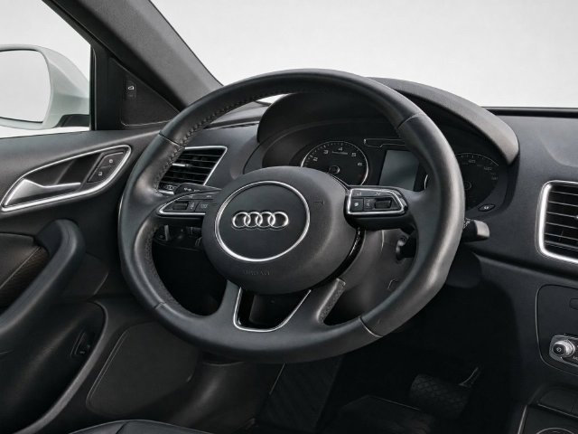 Used 2018 Audi Q3 2.0T Premium Plus w/ Premium Plus Package AWD/4WD image 31