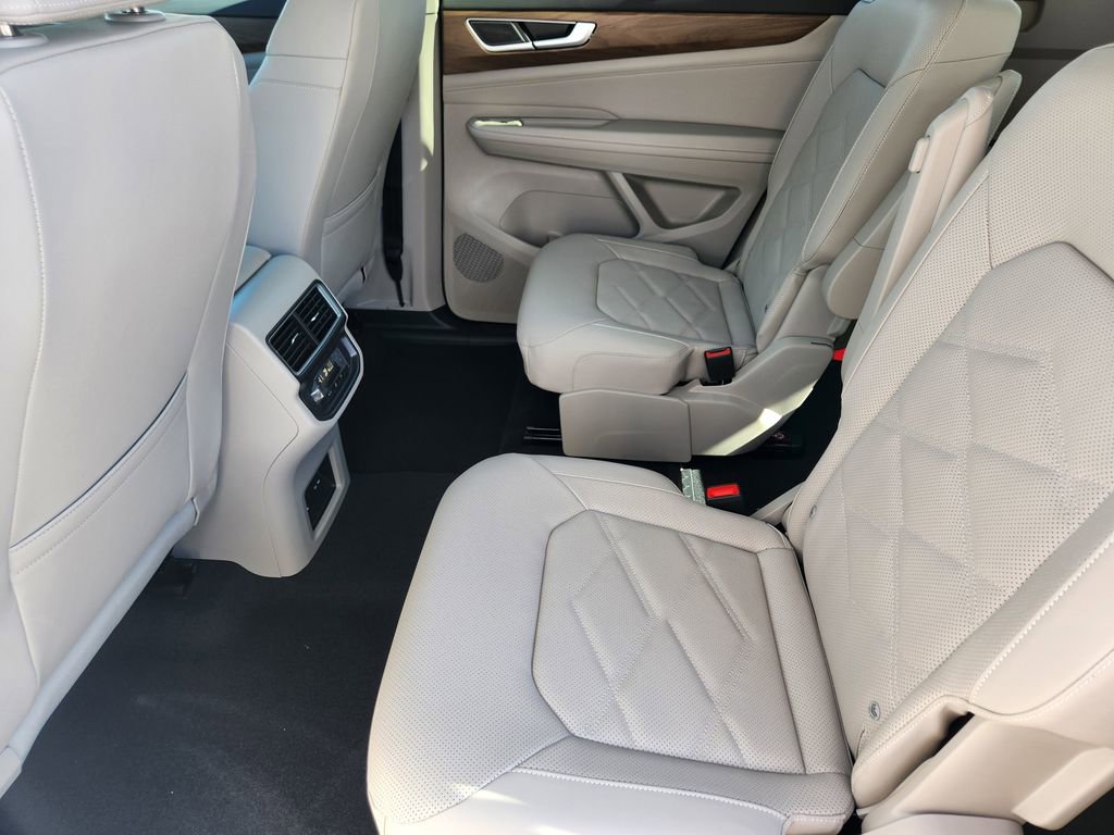 New 2026 Volkswagen Atlas SE image 17